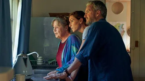 Bir Daha June izle afişi