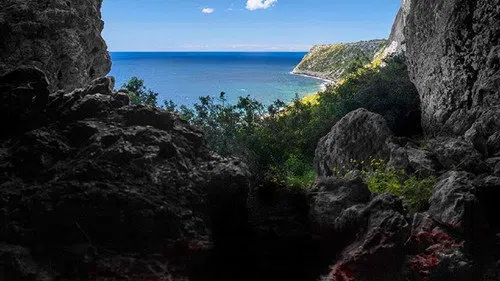 La cueva izle afişi