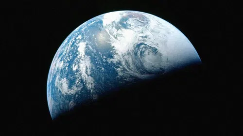 Apollo 13: Hayatta Kalma Mücadelesi izle afişi