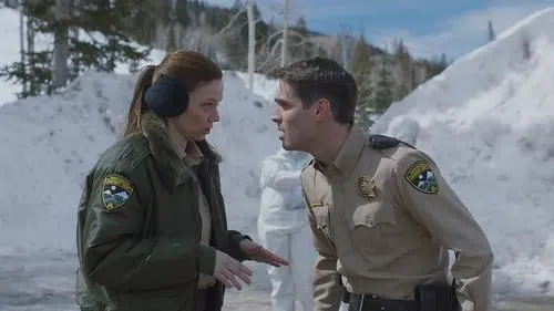 The Wolf of Snow Hollow izle afişi