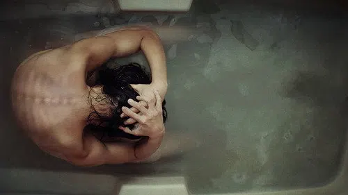 Huesera: The Bone Woman izle afişi