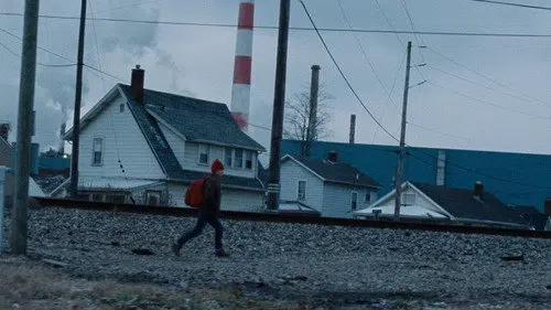 Holler izle