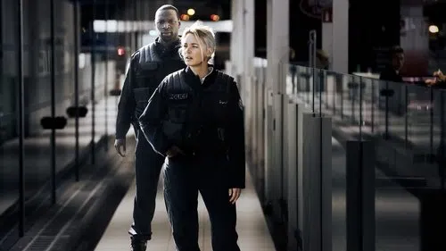 Polis izle afişi