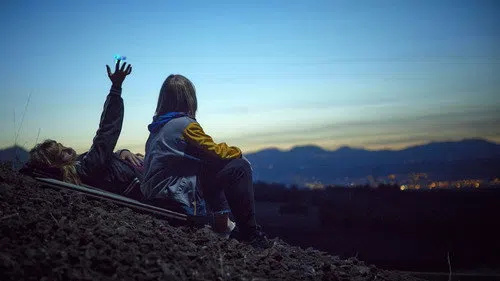 Bu Sırada, Dünya'da izle afişi