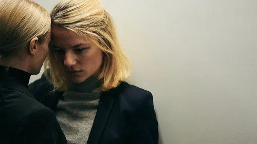 Der Boden unter den Füßen izle afişi