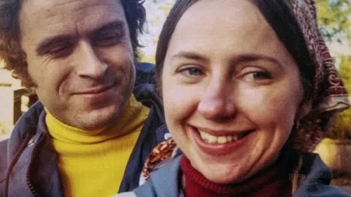 Ted Bundy: Bir Katile Tutulmak izle