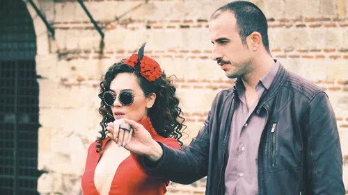 Aşkın Gören Gözlere İhtiyacı Yok izle