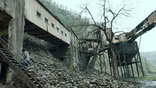 Gölgeler İçinde izle afişi