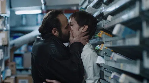 Médecin de nuit izle afişi
