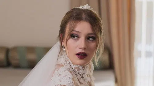 Sosyetik Gelin izle afişi