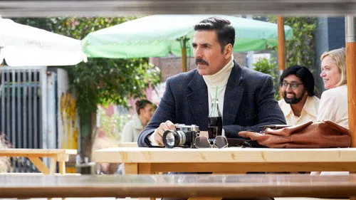 Bell Bottom izle afişi