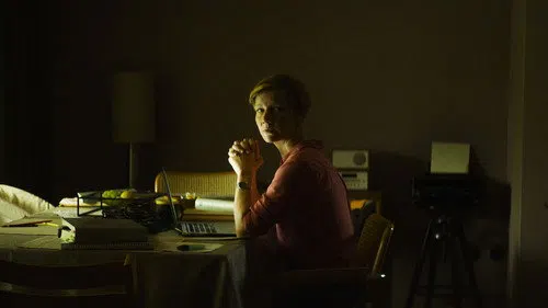 Yabancı izle afişi