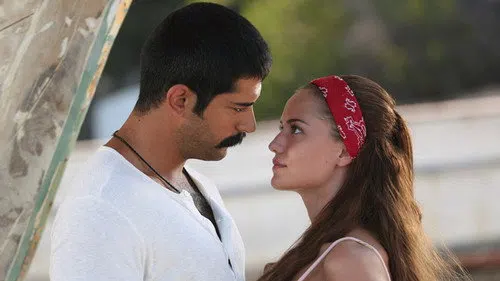 Aşk Sana Benzer izle afişi