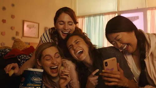 Dört Kadın Bir Yalan izle afişi