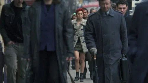 Daha Yaklaş izle
