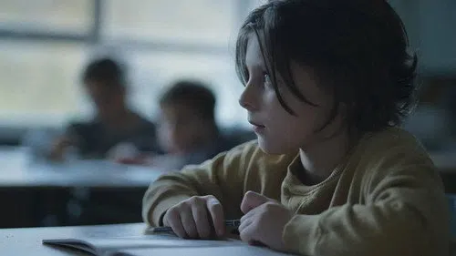 Oyun Alanı izle afişi