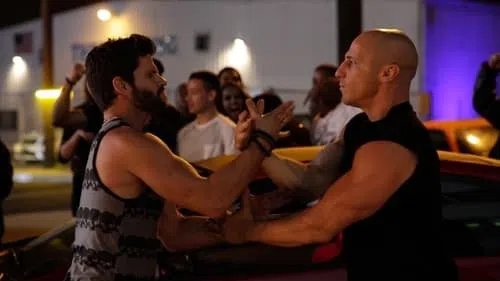 Süper Hızlı ve Çok Öfkeli izle afişi