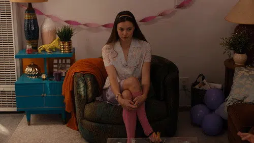 Hiç Yoktan İyidir izle afişi