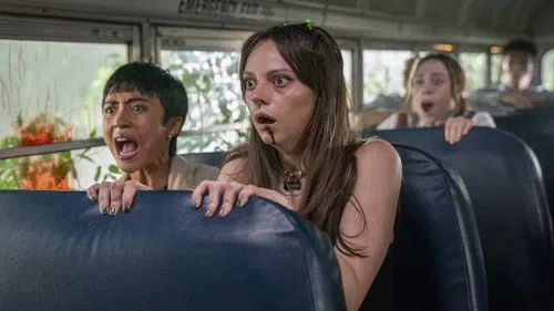 İnsanlık Dışı izle afişi