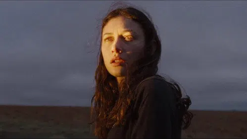 Aşkın İzleri izle afişi