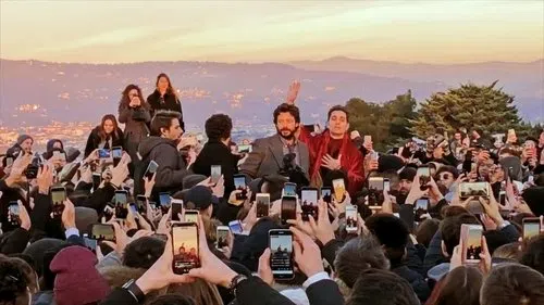 La Casa de Papel: Fenomen izle