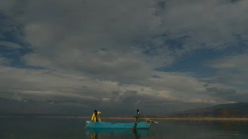 Saman Altında Su izle afişi