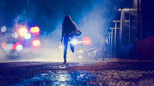 Girl on the Run: The Hunt for America's Most Wanted Woman izle